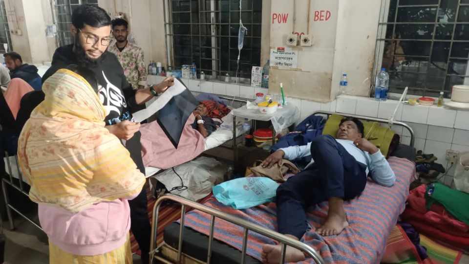 ময়মনসিংহে পুলিশের ওপর হামলা, হাতকড়াসহ আসামি ছিনতাই