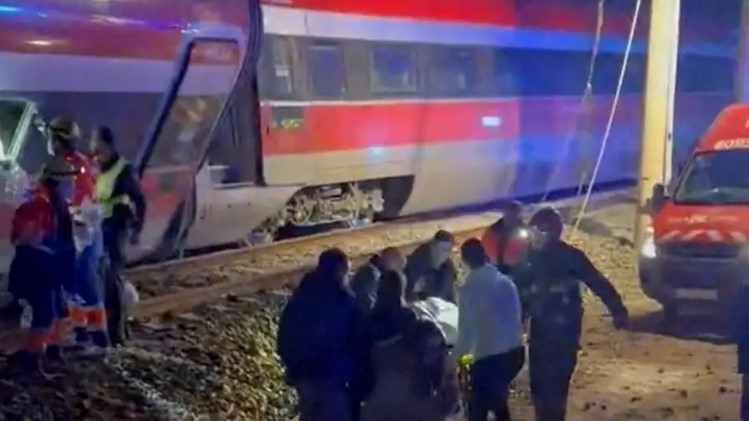 স্পেনে দুই ট্রেনের ভয়াবহ সংঘর্ষ: প্রাণ হারালেন অন্তত ২১ যাত্রী