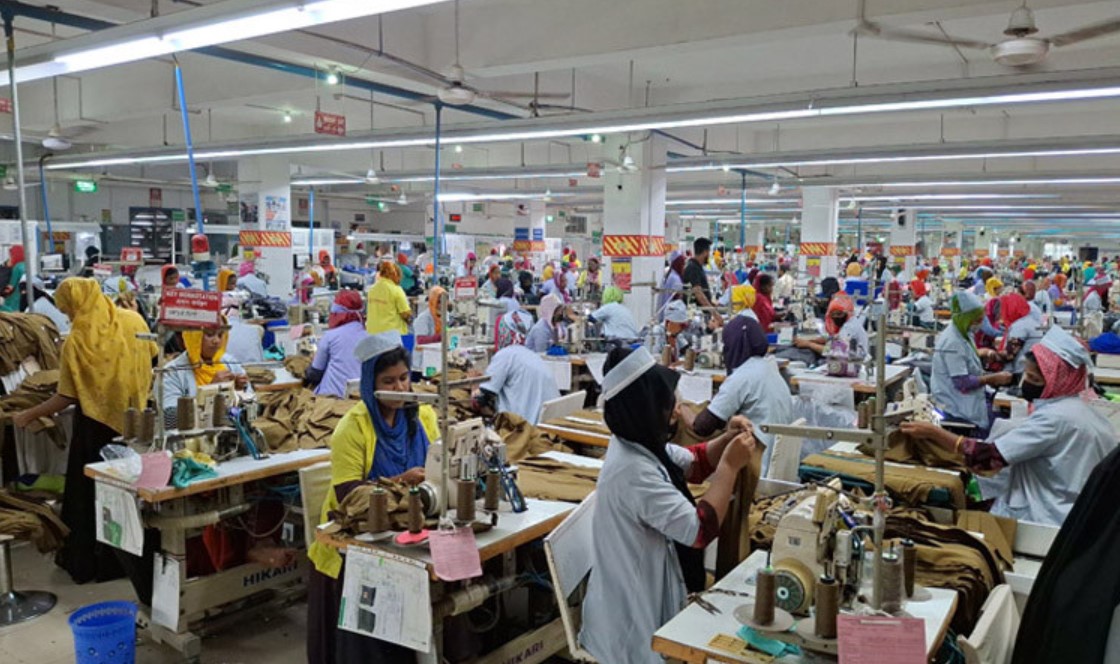 ২৬ দেশে কমছে রপ্তানি: সুতা নিয়ে দোটানায় বিপাকে দেশের পোশাক শিল্প