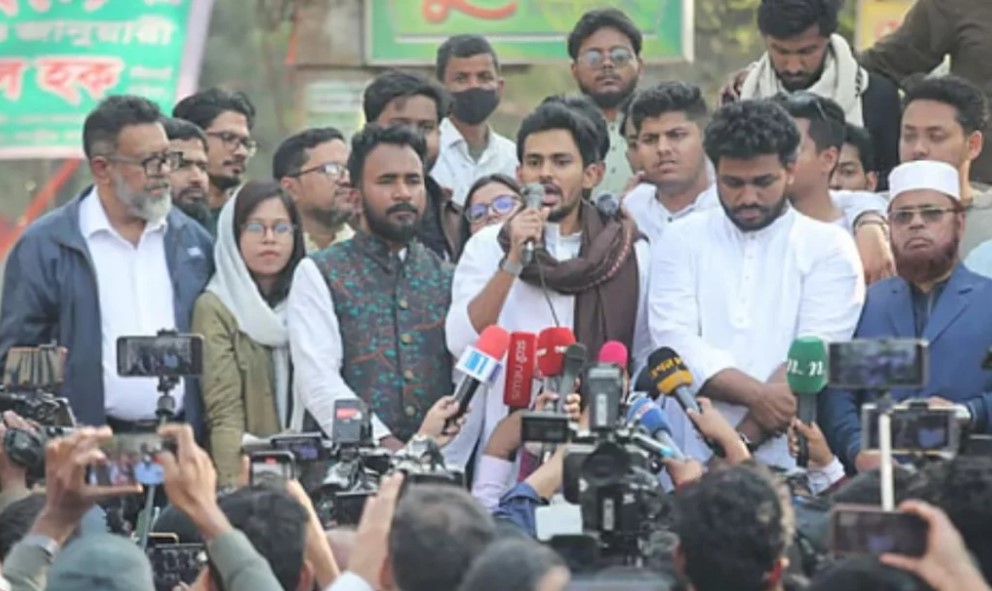 কার কী মার্কা দেখার সময় নেই, লক্ষ্য এখন মুক্তি: আসিফ মাহমুদ