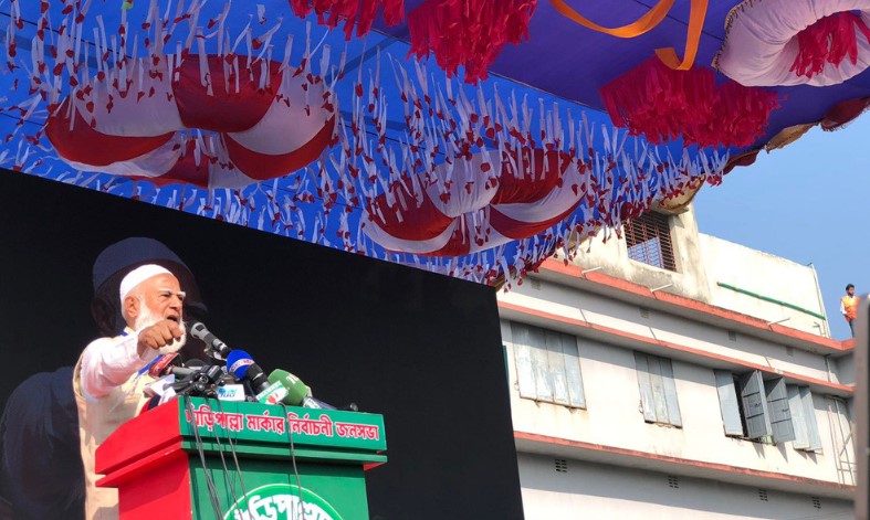 একদিকে ফ্যামিলি কার্ড,অন্যদিকে মা-বোনদের গায়ে হাত এই দ্বিচারিতা চলবে না: জামায়াত আমির