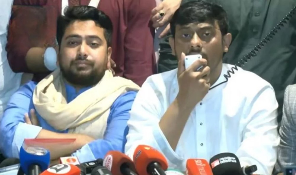 মির্জা আব্বাস এখনো সন্ত্রাসের রাজনীতি ছাড়েননি: হামলার পর বিস্ফোরক নাসীরুদ্দীন