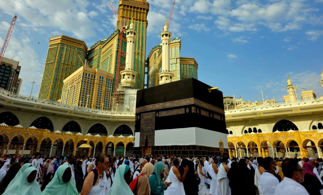 হজের ফরজ ও ওয়াজিব কী, জানেন তো