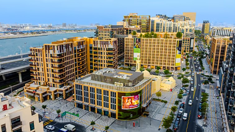 দুবাইয়ের রাজপথে এবার সোনার চমক: তৈরি হচ্ছে বিশ্বের প্রথম গোল্ড স্ট্রিট