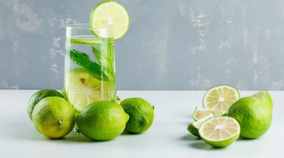 ওজন কমাতে লেবু পানির জাদু: জানুন স্বাস্থ্যসম্মত সঠিক সেবন বিধি