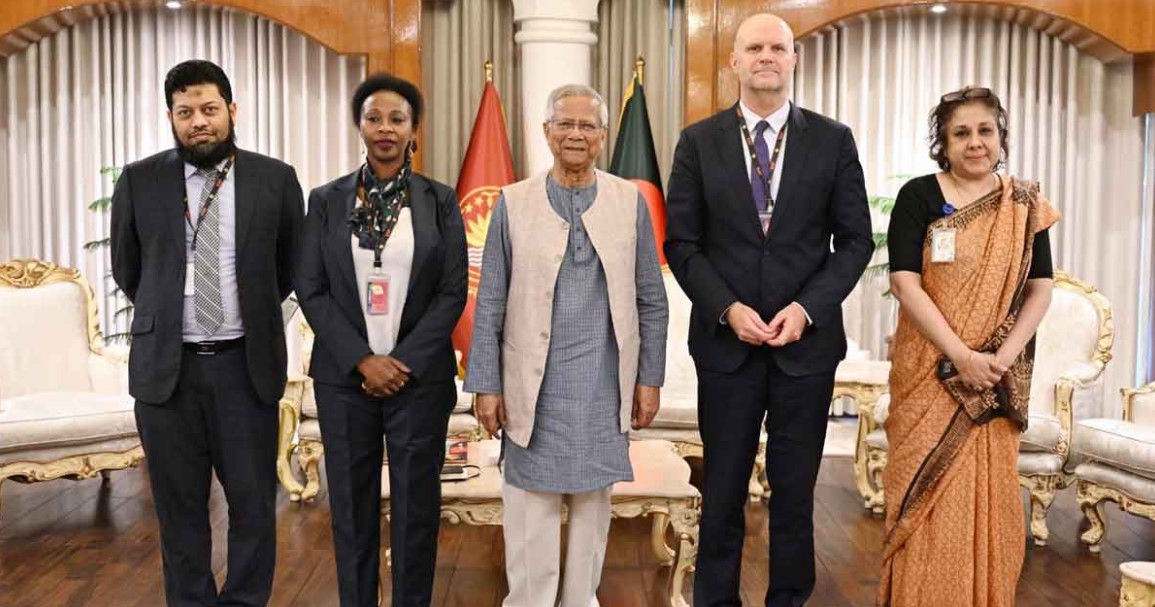 রোহিঙ্গা সংকটে বিশ্ব উদাসীন? ইউএনএইচসিআর-কে যা বললেন প্রধান উপদেষ্টা