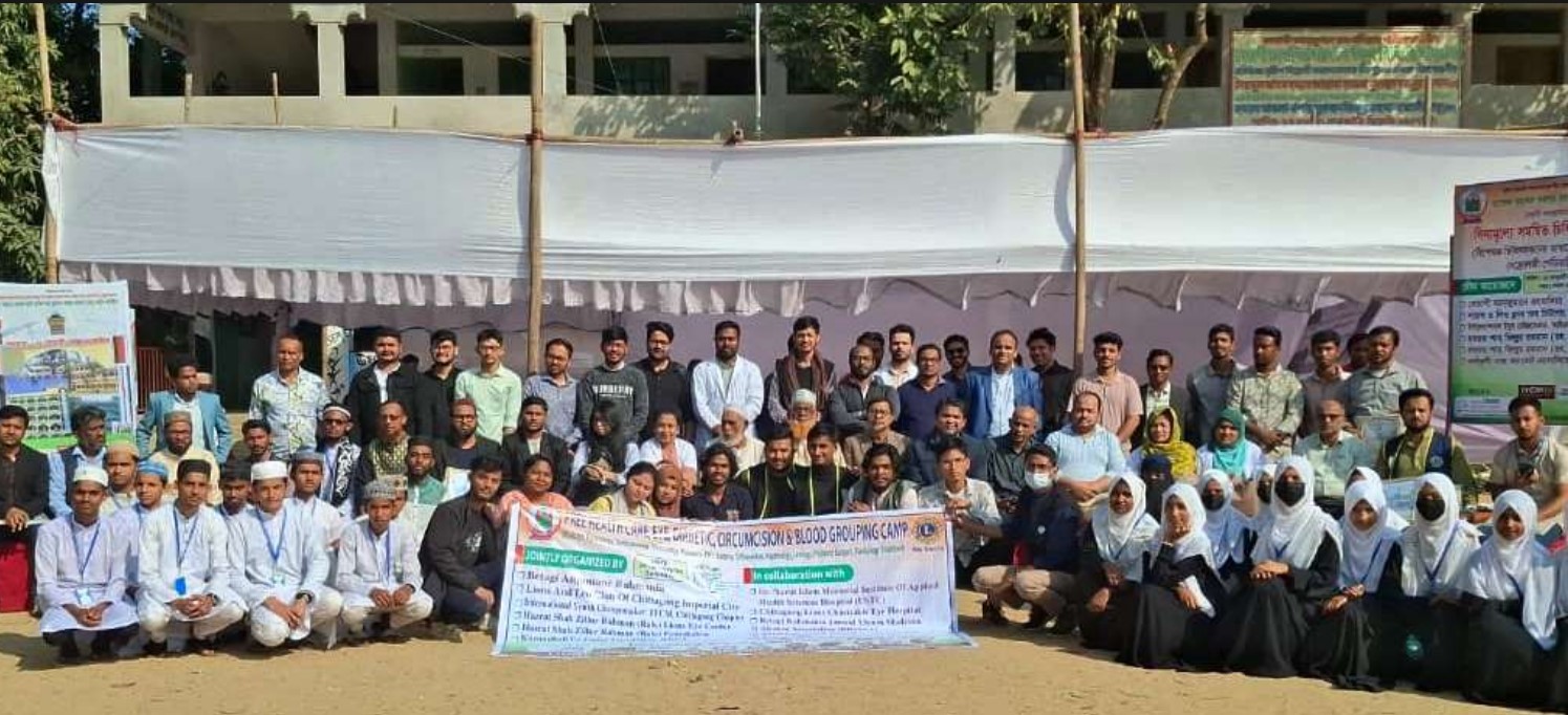বেতাগীতে বিশাল ফ্রি মেডিকেল ক্যাম্প: অংশ নিলেন হাজারো মানুষ