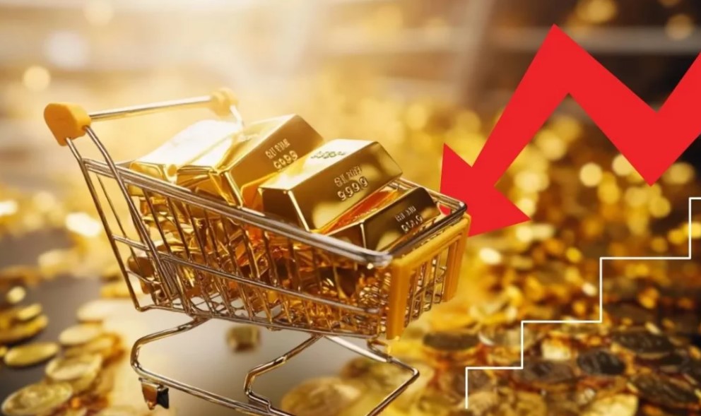 বিশ্ববাজারে রেকর্ড দরপতন; দেশেও কমল স্বর্ণের দাম