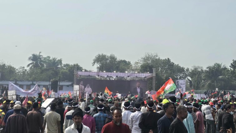 খুলনায় বিএনপির সমাবেশে নেতাকর্মীদের উপচে পড়া ভিড়