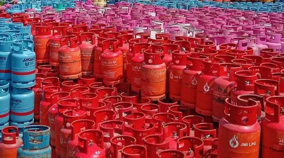 বাড়ছে না কমছে? সিলিন্ডার গ্যাসের নতুন দাম ঘোষণা আজ
