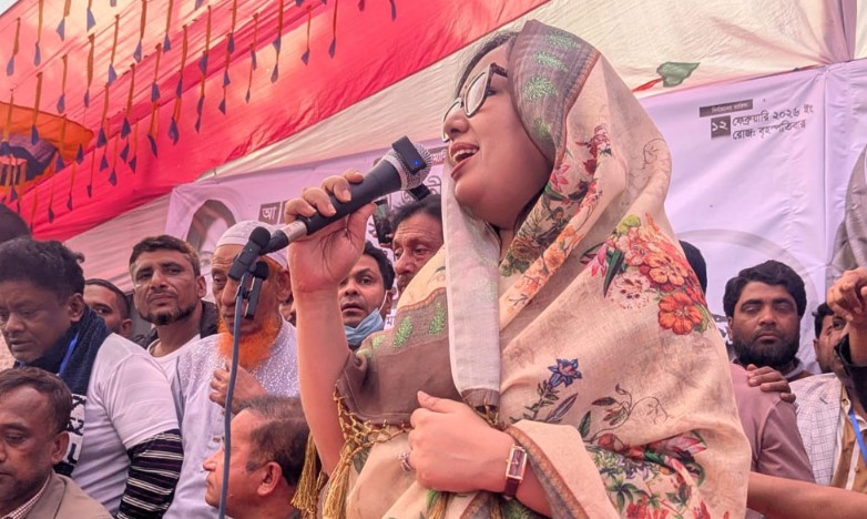 ভয় দেখালে আস্ত রাখব না: রুমিন ফারহানা