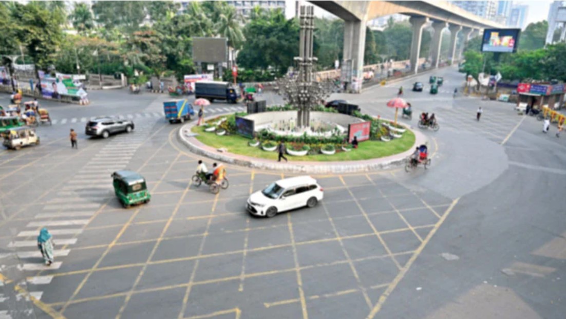 ঈদের ছুটিও হার মানল: ভোটাধিকার প্রয়োগের টানে ঢাকা ছাড়ল এক কোটি মানুষ!