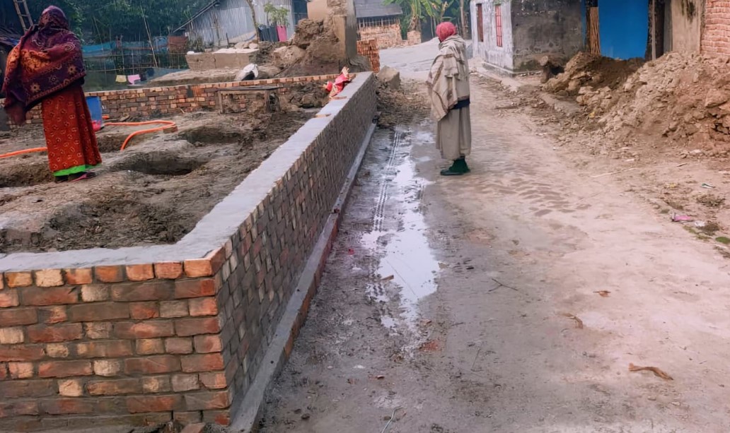 কালিগঞ্জে শতবর্ষী মাদ্রাসার জমি জোরপূর্বক বিক্রয়ের অভিযোগ, দখলের পায়তারা