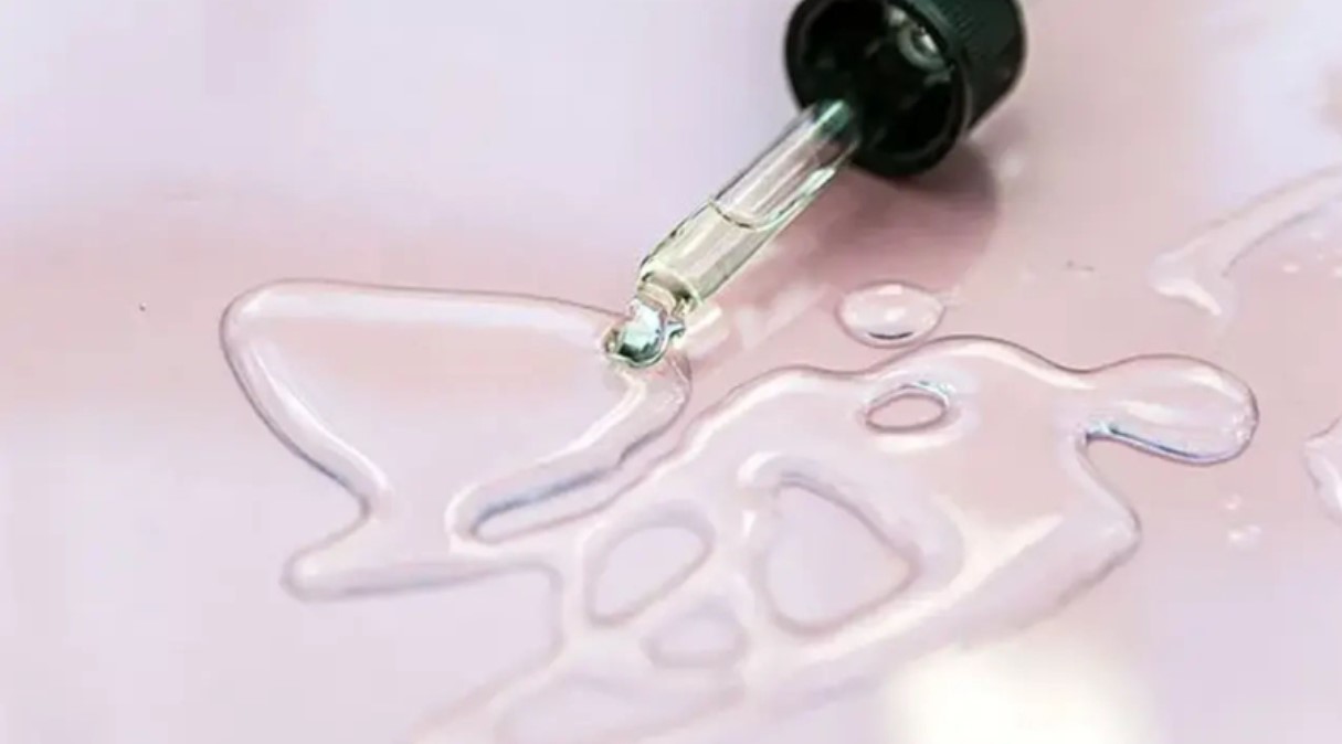 সরাসরি গ্লিসারিন ব্যবহারেই বিপদ! ত্বকের সুরক্ষায় জানুন সঠিক নিয়ম