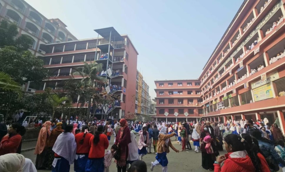 স্কুল-কলেজে আর চলবে না মনগড়া ফি: নতুন নীতিমালায় কড়া হুঁশিয়ারি