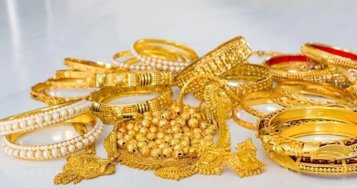 স্বর্ণের দামে ফের রেকর্ড! ভরিতে বাড়ল ২ হাজার ২১৬ টাকা