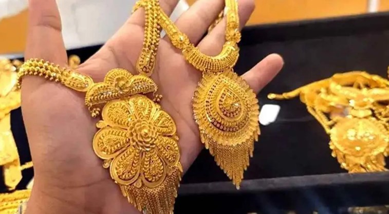 সোনার বাজারে উত্তাপ: এক ধাক্কায় বাড়ল ২ হাজার ২১৬ টাকা