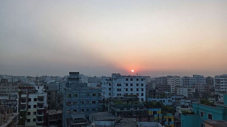 জেনে নিন আজকের আবহাওয়ার হালচাল