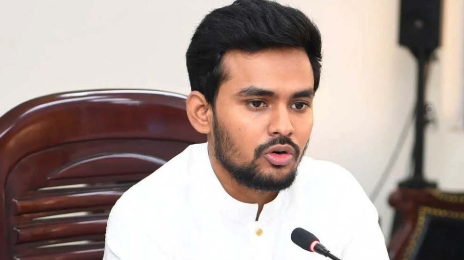 সাকিবের জাতীয় পতাকা বহন করার কোনো নৈতিক অধিকার নেই: আসিফ মাহমুদ