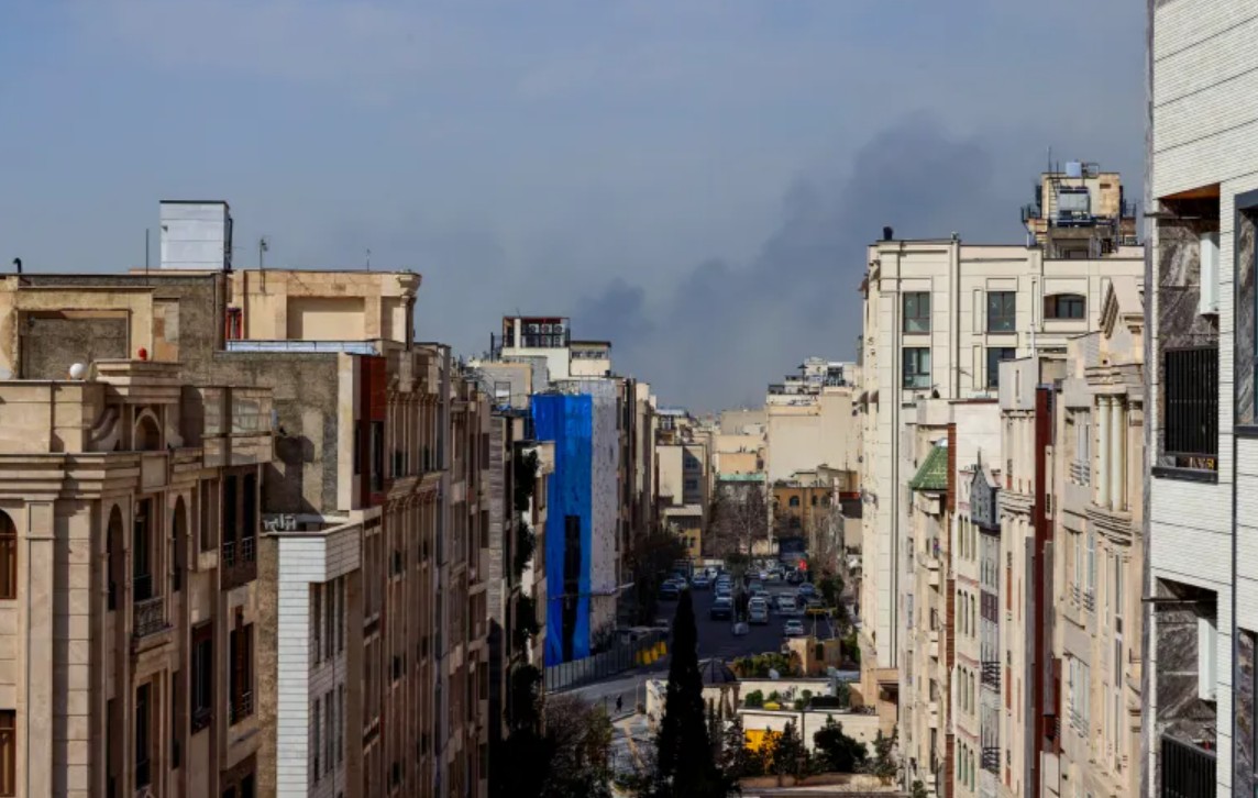 কেন যুক্তরাষ্ট্র ও ইসরাইল ইরানকে আক্রমণ করছে?