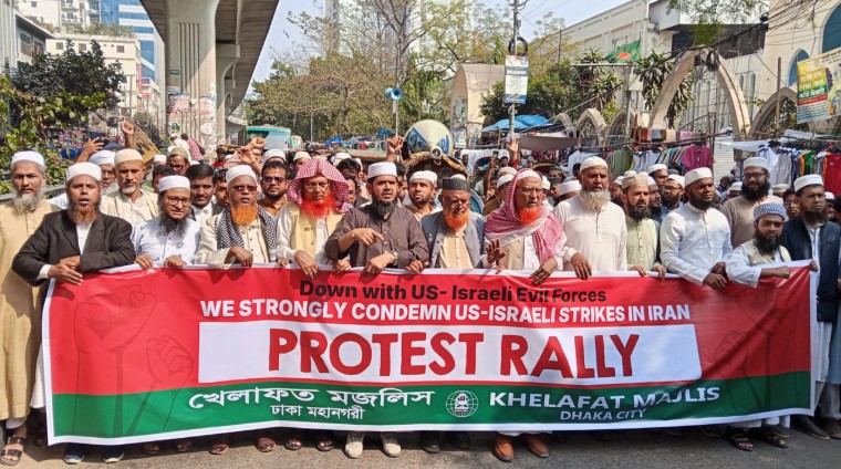 খামেনি হত্যা ও শিশু নিধনের প্রতিবাদ: রাজধানীতে হাজারো মানুষের বিক্ষোভ