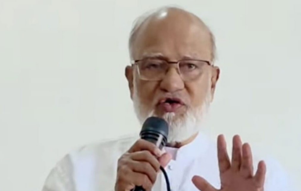 সংসদের প্রথম অধিবেশনের সভাপতি ড. খন্দকার মোশাররফ কুমিল্লার সন্তান