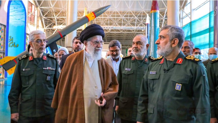 ক্ষমতার লড়াইয়ে ইরান: খামেনির আসনে বসতে আইআরজিসি’র চাপ