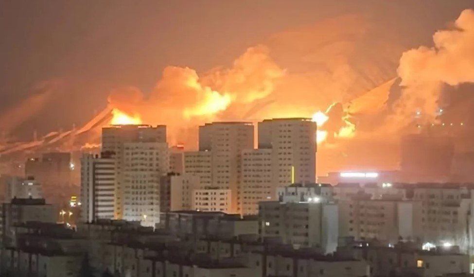 শহীদ বাঘেরি কমপ্লেক্স লণ্ডভণ্ড: ভয়াবহ বিস্ফোরণে কাঁপছে তেহরান