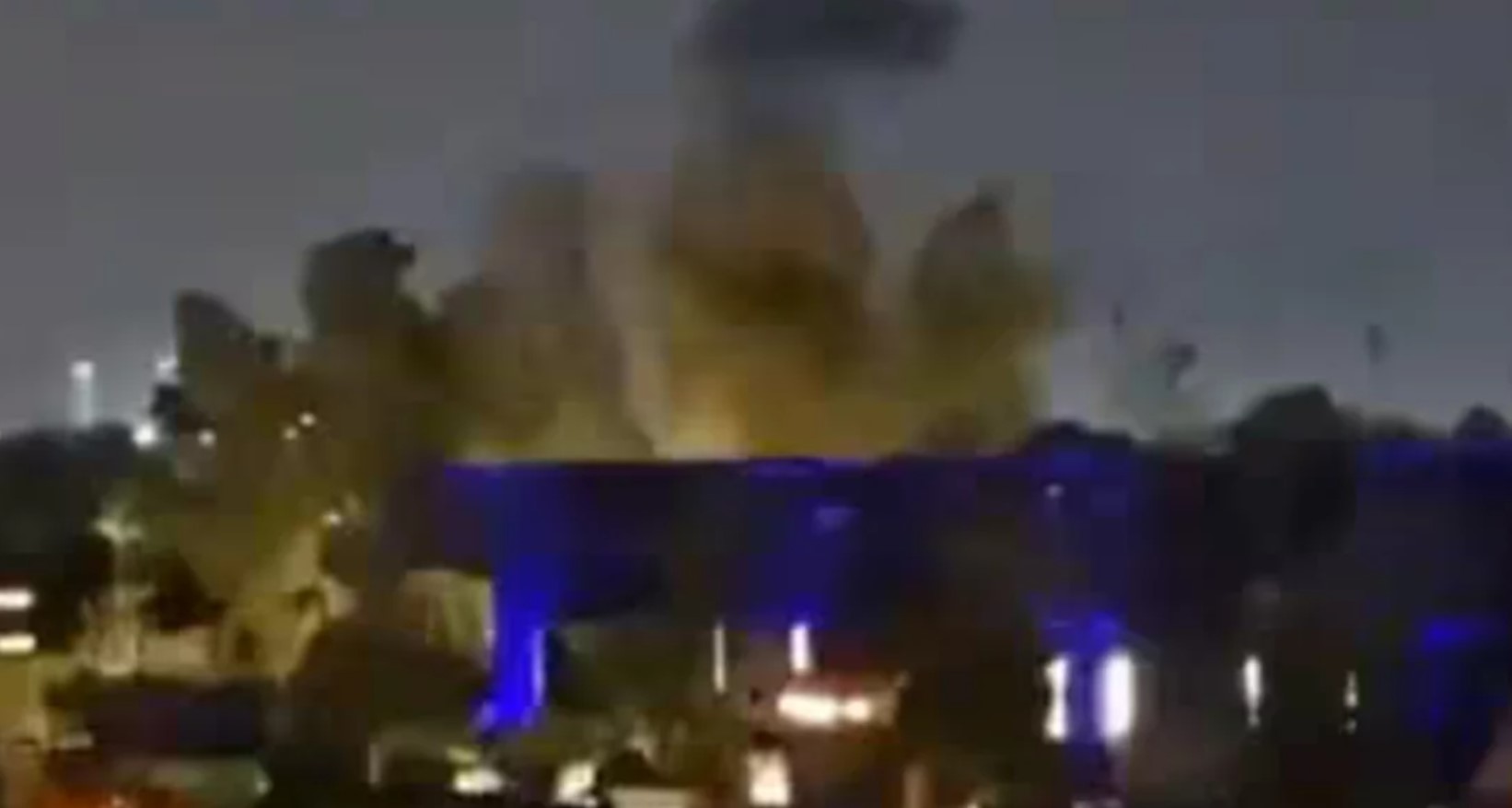 বিস্ফোরণে কেঁপে উঠল সৌদি রাজধানী