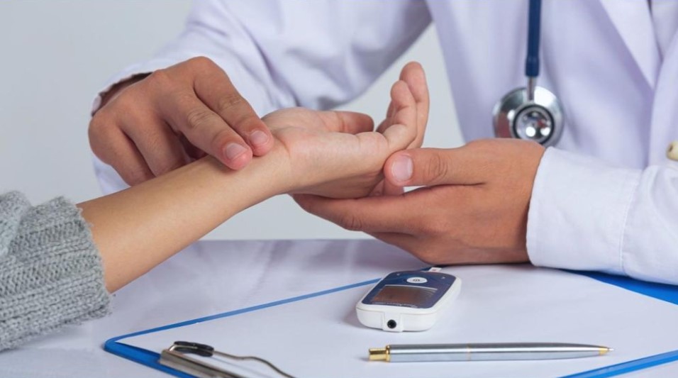 রোজা রেখে ডায়াবেটিস নিয়ন্ত্রণ: সেহরি ও ইফতারে যা জানা জরুরি