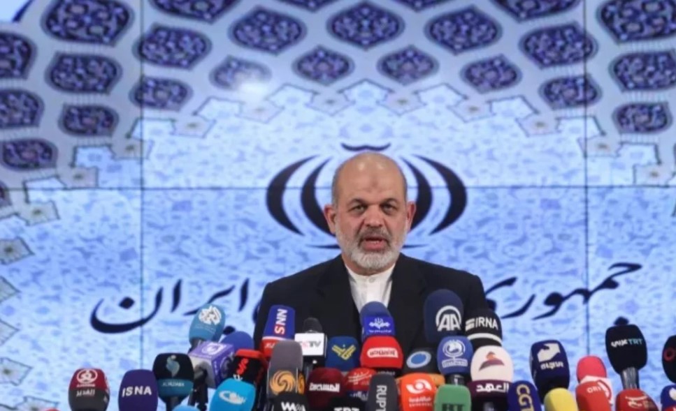 বিক্ষোভ দমন ও নিষেধাজ্ঞা: বিতর্ক সঙ্গী করেই ইরানের সামরিক কমান্ডে আহমদ বাহিদি