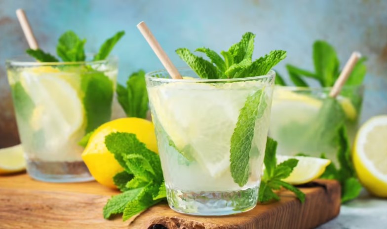 সারাদিনের ক্লান্তি দূর করতে জাদুর মতো কাজ করবে এই ৫টি প্রাকৃতিক পানীয়