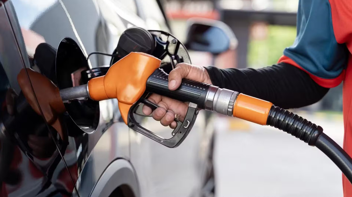 রোববার থেকে দেশে চালু হচ্ছে নতুন নিয়মে তেল বিক্রি