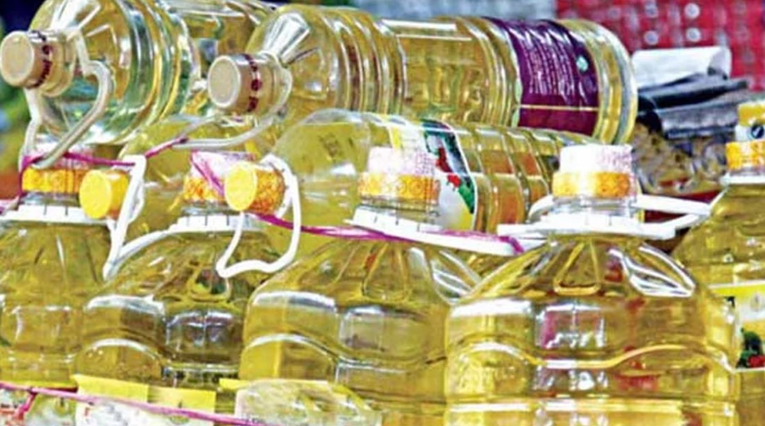 যুদ্ধের অজুহাতে ভোজ্যতেলে কারসাজি? বাজারে বোতলজাত সয়াবিন উধাও!