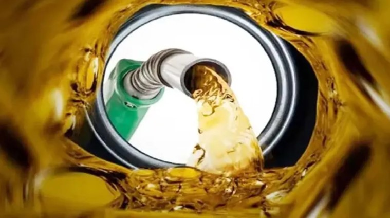 জ্বালানি তেলের মজুদ বাড়াতে ভারত থেকে ডিজেল আমদানি শুরু