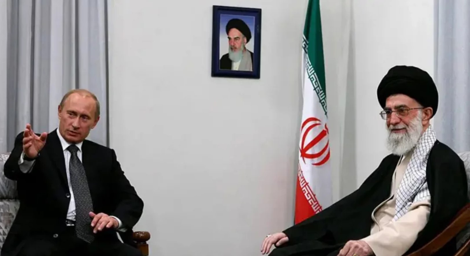 মিত্রদের পতনে কেন চুপ পুতিন? খামেনির মৃত্যুতে ক্রেমলিনের রহস্যময় নীরবতা