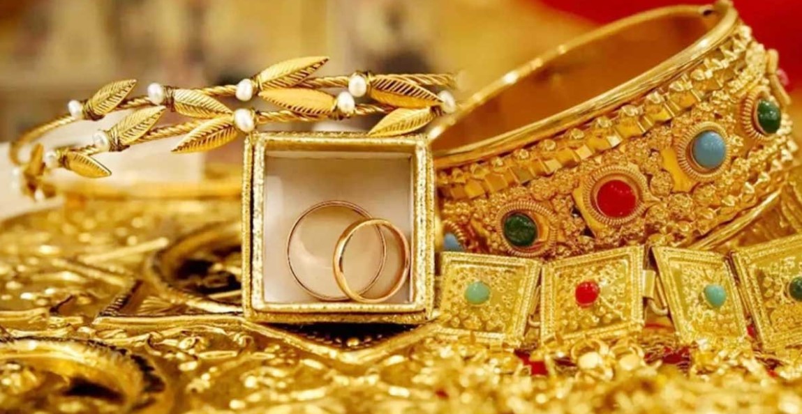 ৪০ বারের সমন্বয়ে ২৬ বারই দাম বৃদ্ধি: স্বর্ণের বাজারে অস্থিরতা থামছেই না