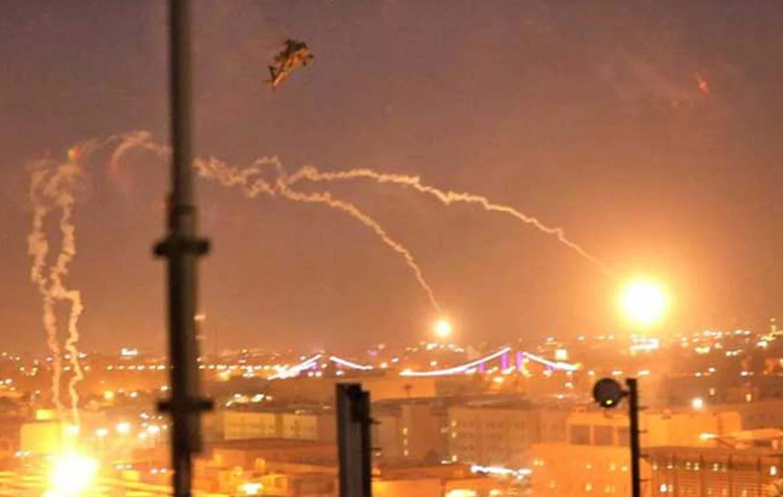 বাগদাদে মার্কিন দূতাবাসে রকেট হানা: ধোঁয়ায় আচ্ছন্ন গ্রিন জোনে যুদ্ধের আতঙ্ক