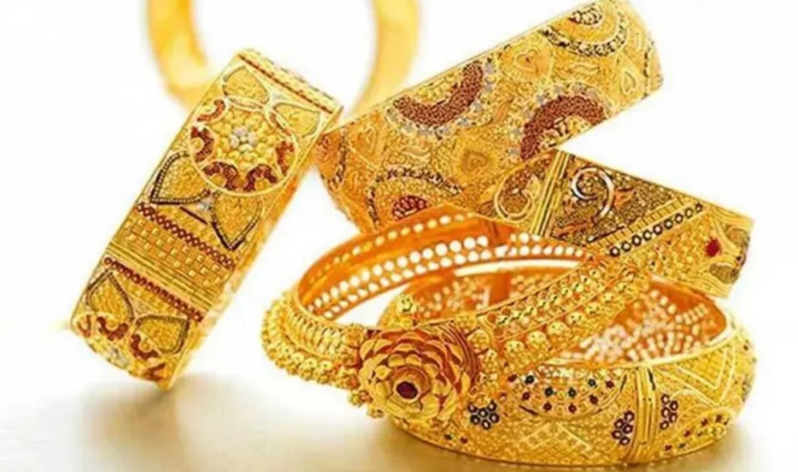 টানা দুই দফায় কমল দাম; স্বর্ণের বাজারে বড় ধসের ইঙ্গিত!