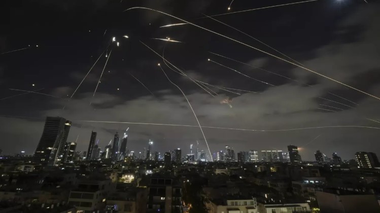 মিসাইল সংকটে ইসরায়েল! ইরানের হামলার মুখে ফুরিয়ে যাচ্ছে প্রতিরোধী শক্তি