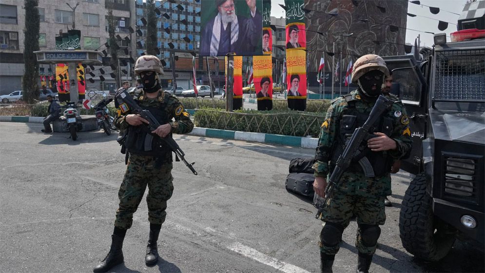 শত্রুদের তথ্য দেওয়ার অভিযোগে ইরানে ৫০০ গ্রেফতার