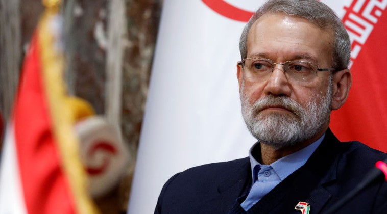 আলি লারিজানি কি বেঁচে আছেন? হত্যার দাবির মাঝেই এক্স-এ হাতে লেখা চিরকুট