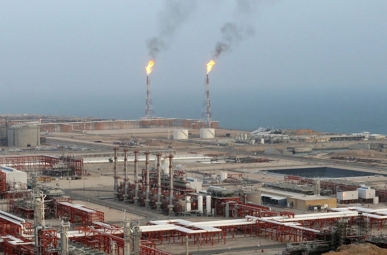 ইরানের হামলায় কাঁপলো চার মুসলিম দেশ