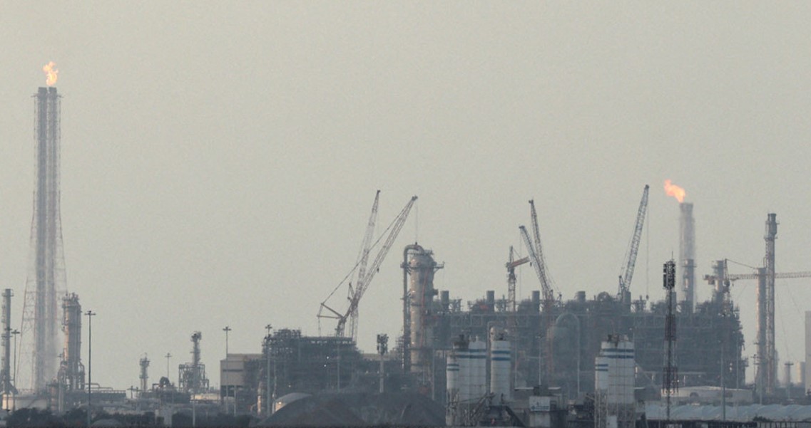 কাতারের গ্যাসে ইরানের আগুন: অন্ধকারে ডুবতে পারে বাংলাদেশের ৭০ শতাংশ এলাকা