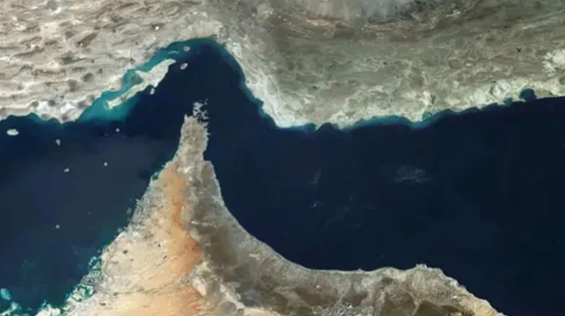 যুদ্ধের মাঝেই হরমুজ প্রণালি নিয়ে ইরানের মাস্টারপ্ল্যান