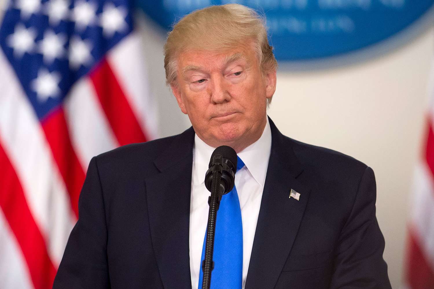 আর হামলা চান না ট্রাম্প