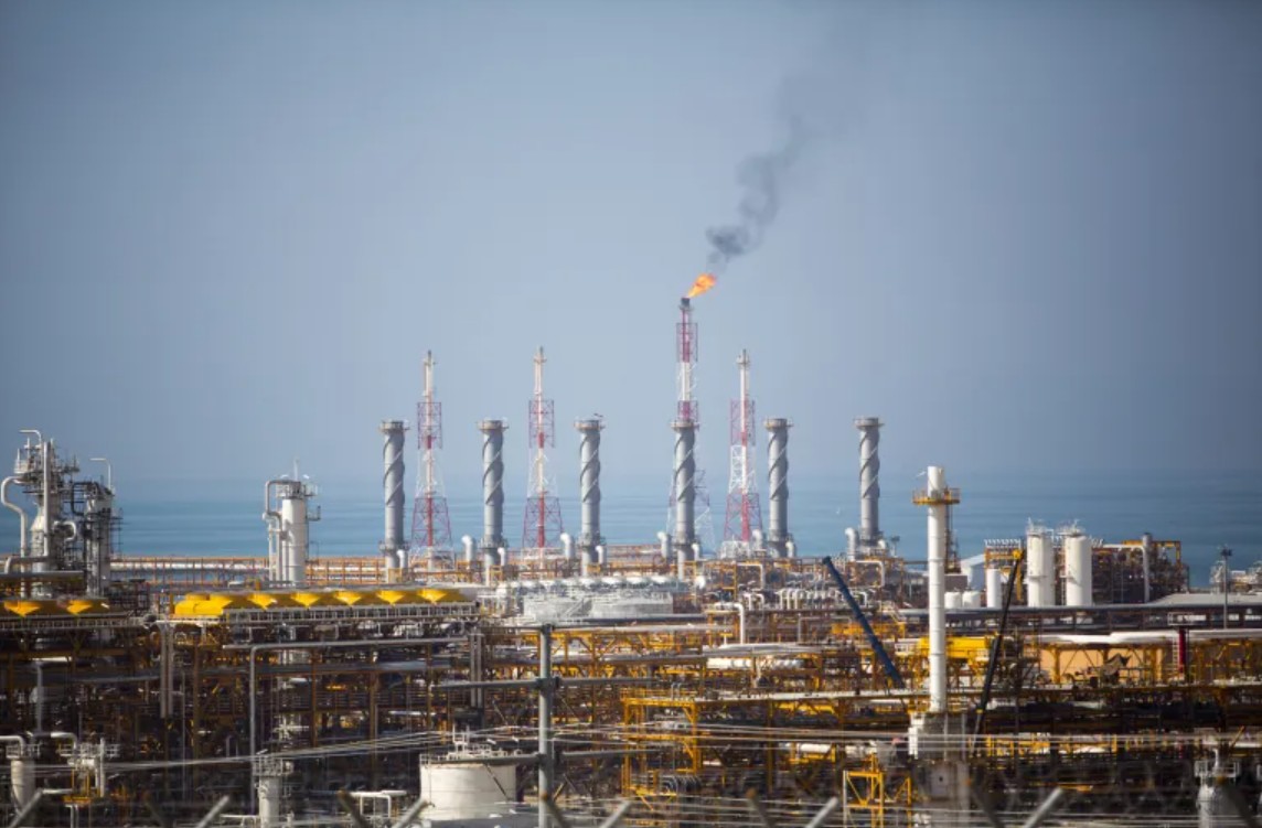 জ্বালানি স্থাপনায় হামলা হলে আর ছাড় নয়: ইরান