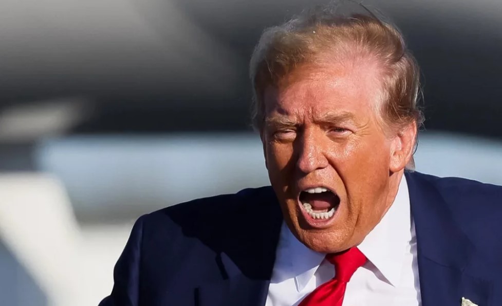 হরমুজ প্রণালী না খুললে ধ্বংস হবে ইরান: ট্রুথ সোশ্যালে ট্রাম্পের চরম হুঁশিয়ারি