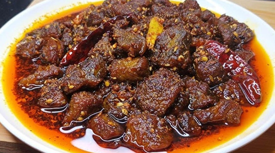 গরুর মাংসের একঘেয়েমি কাটাতে ট্রাই করুন এই স্পেশাল ভুনা রেসিপি