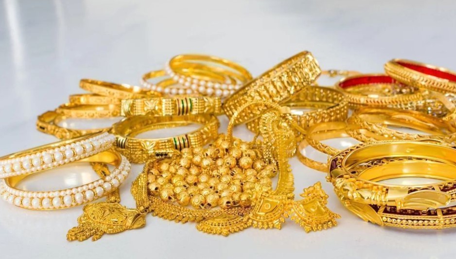 তেজাবি স্বর্ণের বাজারে ধস: ঈদের কেনাকাটায় স্বস্তি নিয়ে এল নতুন দাম